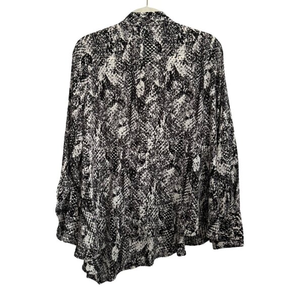 Susan Graver Women's Black & White Asymmetrical Hem Blouse Size M 100% Polyester - Picture 10 of 12